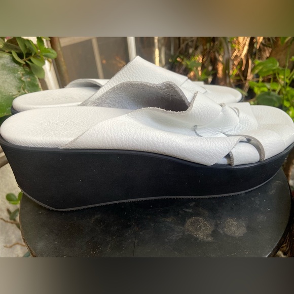 ARCHE GALAXI SLIDES. Full grain French leather. Size 9 1/2. NEW. - Picture 8 of 13